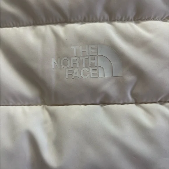 The North Face Women's L Dune Ivory Winter White Puffer Down Vest - Picture 8 of 8